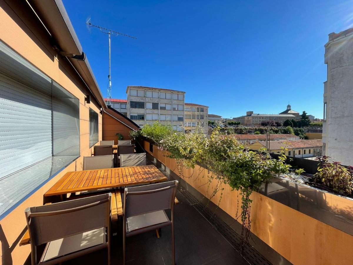 El Roble 9 Apartment Асторга Екстериор снимка