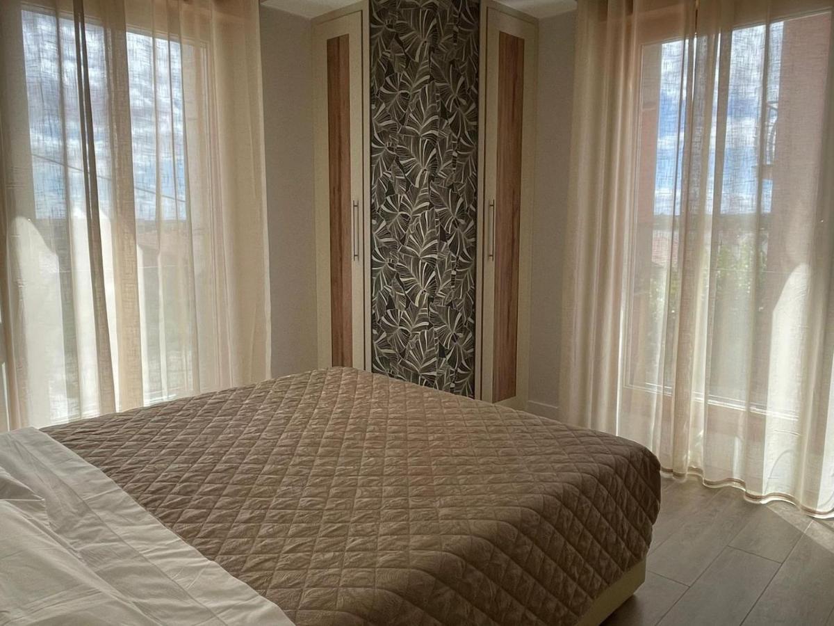 El Roble 9 Apartment Асторга Екстериор снимка